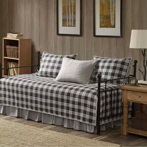 Woolrich NEW Buffalo Check Reversible Daybed Set